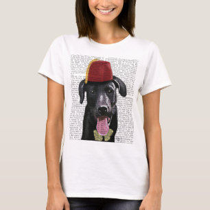 Schwarzes Labrador mit Fez T-Shirt