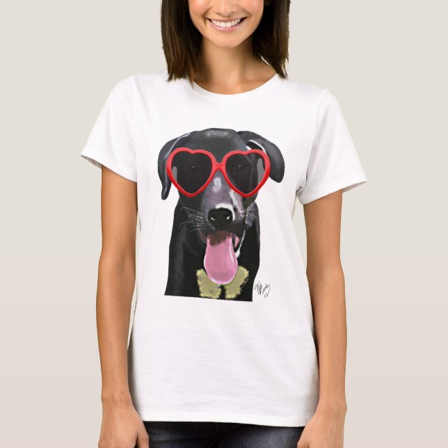 Schwarzes Labrador mit Herzsonnenbrille T-Shirt (Vorderseite)