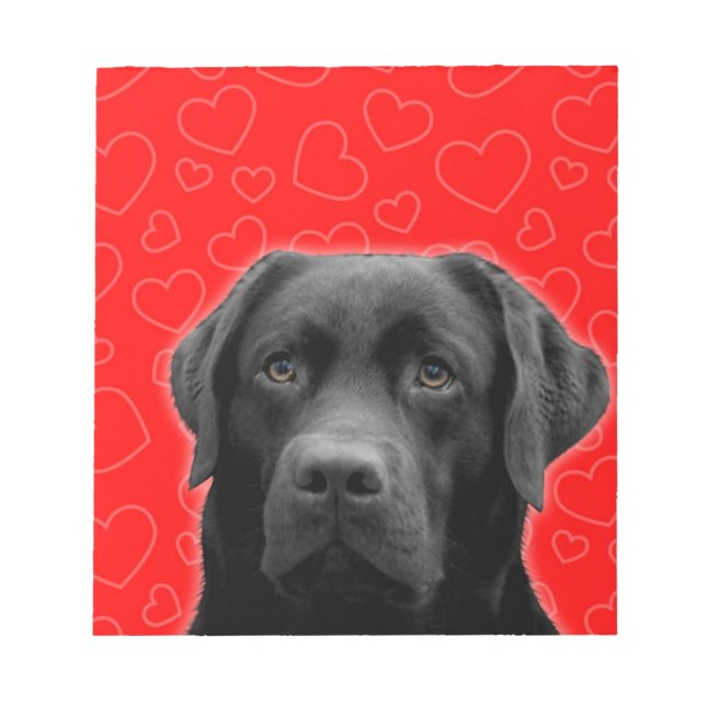 Schwarzes Labrador mit rotem Herzen Notizblock (Vorderseite)