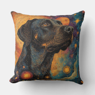 Schwarzes Labrador-Porträt in einem kosmischen Rau Kissen