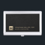 Schwarzes Leder Luxus Gold Erstlogo Visitenkarten Dose<br><div class="desc">Einfaches,  modernes Luxus-Design mit goldgebürstetem Gold-Original-Logo-Medaillon mit personalisiertem Namen,  Firmenname oder Sondertext unten auf schwarzem Ledertextur. Personalisieren Sie Ihre individuelle Verwendung.</div>