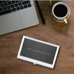 Schwarzes Ledersehen minimal Visitenkarten Etui<br><div class="desc">Ein Visitenkartenhalter mit digitalem Grafikdesign,  der einer Ledertextur für jeden Beruf ähnelt,  passt sich Ihren persönlichen Daten an.</div>