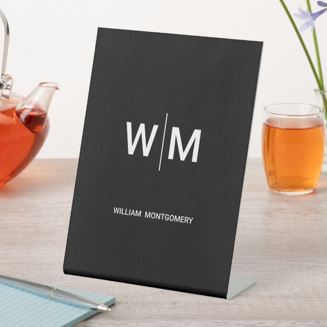 Schwarzes Logo | Unternehmen Sockelschild (In Situ)