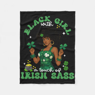 Schwarzes Mädchen mit irischem S St. Patrick's Day Fleecedecke