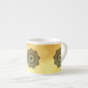 Schwarzes Mandala auf weichem goldenen Hintergrund Espressotasse