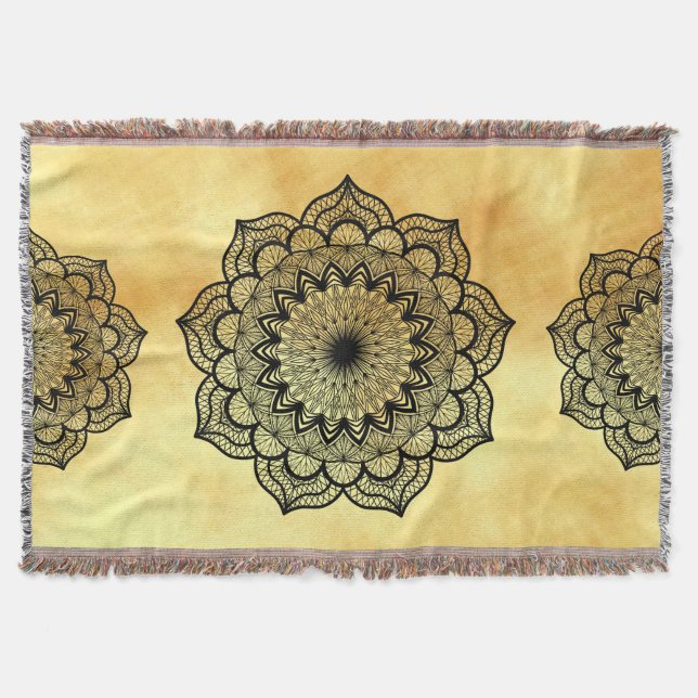 Schwarzes Mandala auf weichem goldfarbenem Hinterg Decke (Vorderseite)