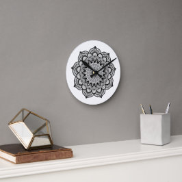 Schwarzes Mandala auf weißem Hintergrund Runde Wanduhr
