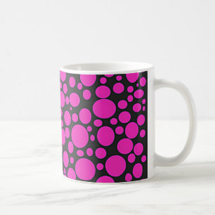 Schwarzes Meer des heißen Rosas sprudelt Tasse