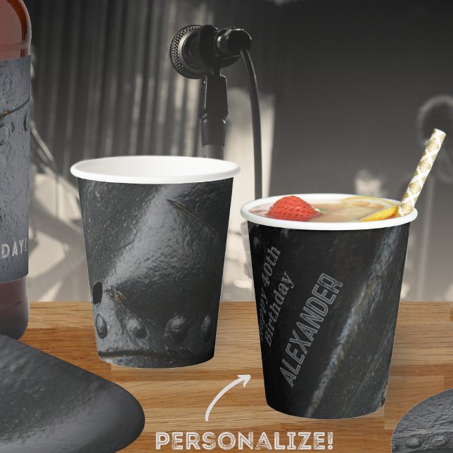 Schwarzes Metall-Minimalisten-Party Pappbecher (Von Creator hochgeladen)