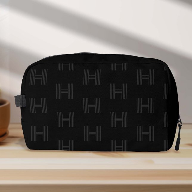 Schwarzes Monogramm Muster, moderne Mit Monogramm  Waschbeutel (Black Monogram Pattern, Simple Black Dopp Kit Bag)