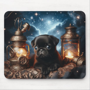 Schwarzes Mops-Welpe mit Vintage-Laternen Mauspad