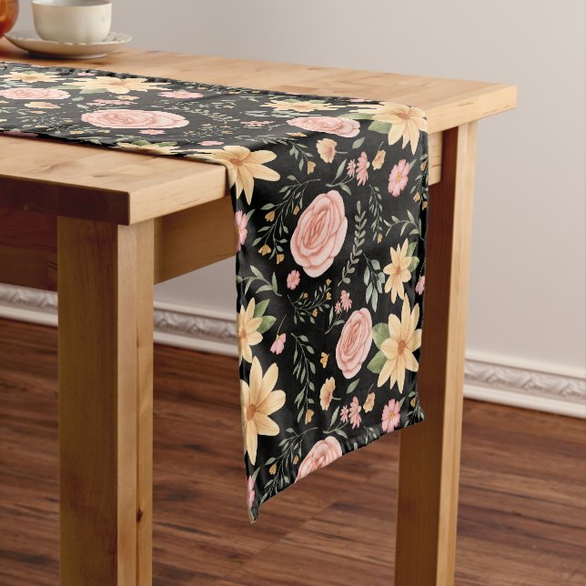 Schwarzes Muster für Vintage Wildblume Rose Großer Tischläufer (Beispiel)