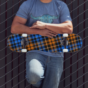 Schwarzes Orange Blau Kariertes Tartan Design Skateboard