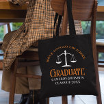 Schwarzes Orange Law School Graduate Personalisier<br><div class="desc">Diese moderne personalisierte Schwarz-Orange Zollschule Abschluss Keepake Tasche zeigt klassische Typografie für eine Klasse von 2024 Absolvent. Stellen Sie sich mit Ihrem geschlossen Jahr unter den weißen Maßstäben der Gerechtigkeit für eine Gedenk personalisierten Anwalt oder Anwalt Geschenk.</div>