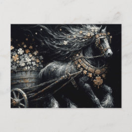 Schwarzes Pferd zieht eine Last von Gold-Kleeblätt Postkarte