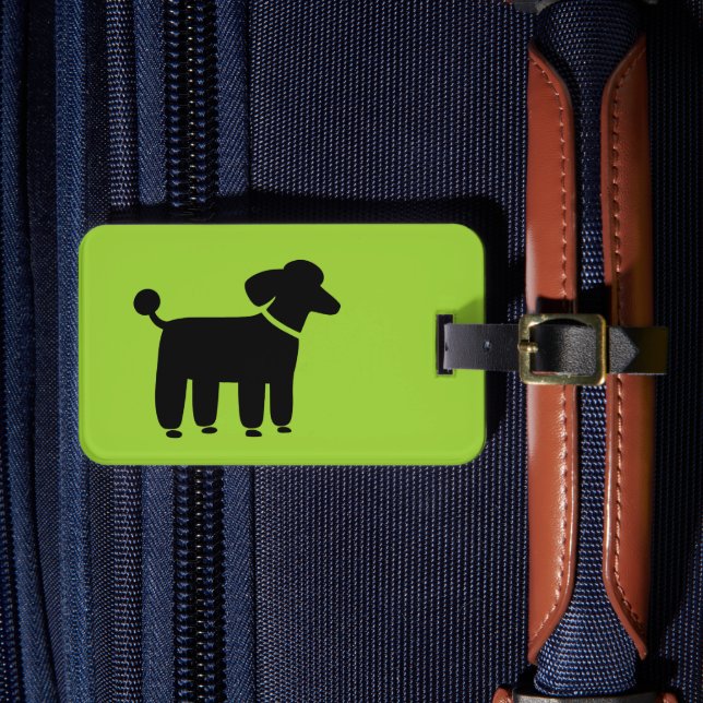 Schwarzes Poodle auf Grün (Farbe ist anpassbar) Gepäckanhänger (Vorderseite Insitu 4)