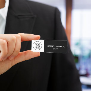 Schwarzes professionelles Geschäftslogo Mitarbeite Namensschild
