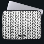 Schwarzes rustikales Stammes- Laptopschutzhülle<br><div class="desc">Rustikale personalisierte Laptoptasche,  die rustikales Schwarzweiss-Muster kennzeichnet. Dieses einzigartige Einzelteil ist als Geschenk perfekt.</div>