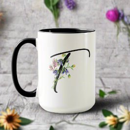 Schwarzes Script Letter "T" Farbige Wildblumen Tasse