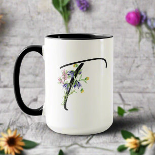 Schwarzes Script Letter "T" Farbige Wildblumen Tasse