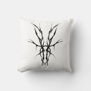 Schwarzes Stammeshirsch-Schädel-Jagd-Design Kissen