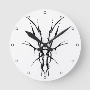 Schwarzes Stammeshirsch-Schädel-Jagd-Design Runde Wanduhr