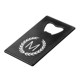 Schwarzes u. weißes Lorbeer-Kranz-Monogramm Kreditkarten Flaschenöffner