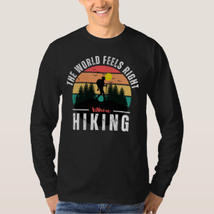Schwarzes Vintage-Retro-Wanderberg-Camping-Wandere T-Shirt