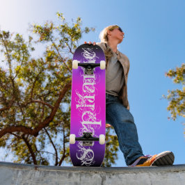 Schwarzes Violett und scharf rosa Farbton Cheminén Skateboard