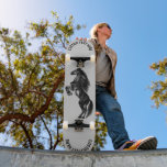 Schwarzes Wildpferd - Ihr Text Skateboard<br><div class="desc">Schwarzes Wildpferd - Gemälde - Anpassbar - Wählen / Ihren einzigartigen Text hinzufügen - Name / Farben / Schriftart / Größe / Elemente - Bild / mehr - Ihr Sondergeschenk machen - Verkleinern und verschieben oder entfernen und hinzufügen / Elemente / Text mit Anpassungswerkzeug ! Malerei und Design von MIGNED....</div>