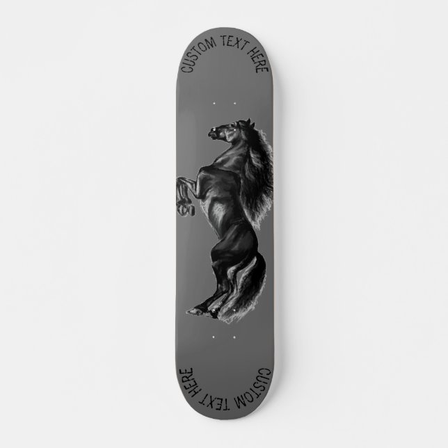 Schwarzes Wildpferd - Zeichnend - Text hinzufügen Skateboard (Vorne)