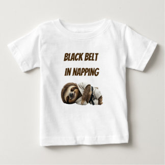 Schwarzgurtel im Faulenzen Faultier Baby T-shirt