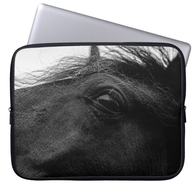 SCHWARZHORSE LAPTOPSCHUTZHÜLLE (Vorderseite)