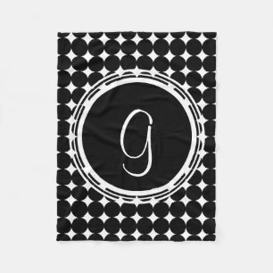 Schwarzpolka-Dot-Monogramm Fleecedecke