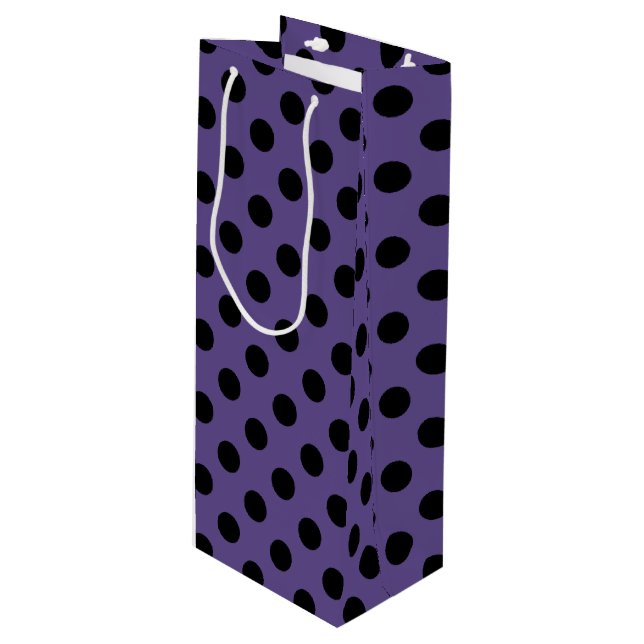 Schwarzpolka-Punkte auf Ultraviolett Geschenktüte Für Weinflaschen (Vorderseite Schrägansicht)