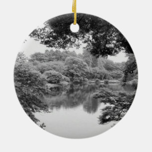 Schwarzweiß, cool, einzigartig Natur und See Keramikornament