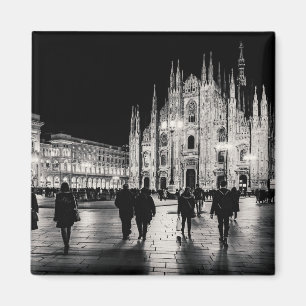 Schwarzweiss-Duomo-Marktplatz-Nachtszene, Mailand Magnet