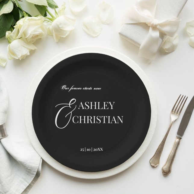 Schwarzweiß, elegante, einfache Monogramm gedruckt Pappteller (Black and white elegant simple monogram printed paper plates personalized wedding tableware decor)