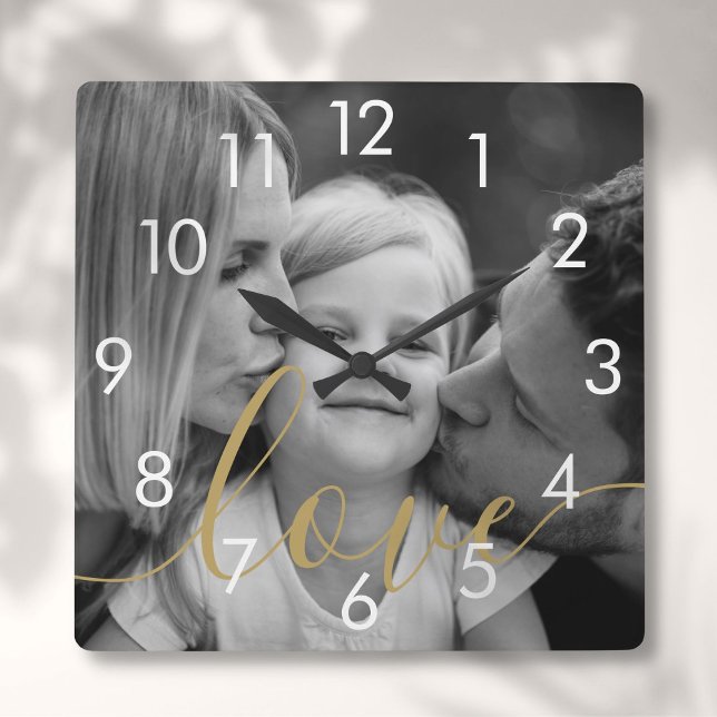 Schwarzweiß-Foto-Gold-Script-Liebe Quadratische Wanduhr (Black and White Photo Gold Script Love Square Wall Clock)