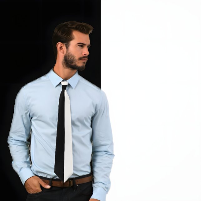 Schwarzweiß-Krawatte Krawatte (Man wears a Black and White Two Color Tie that is split down the center, white one side black other.)