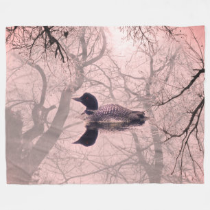 Schwarzweiss-Loon auf einem See-Wurfs-Deckenrosa Fleecedecke