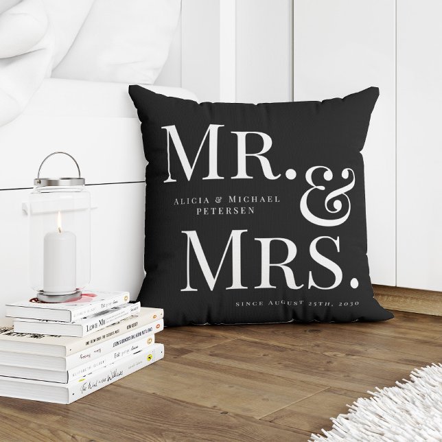 Schwarzweiß Moderne Mr. and Mrs. individuelle Name Kissen (Von Creator hochgeladen)