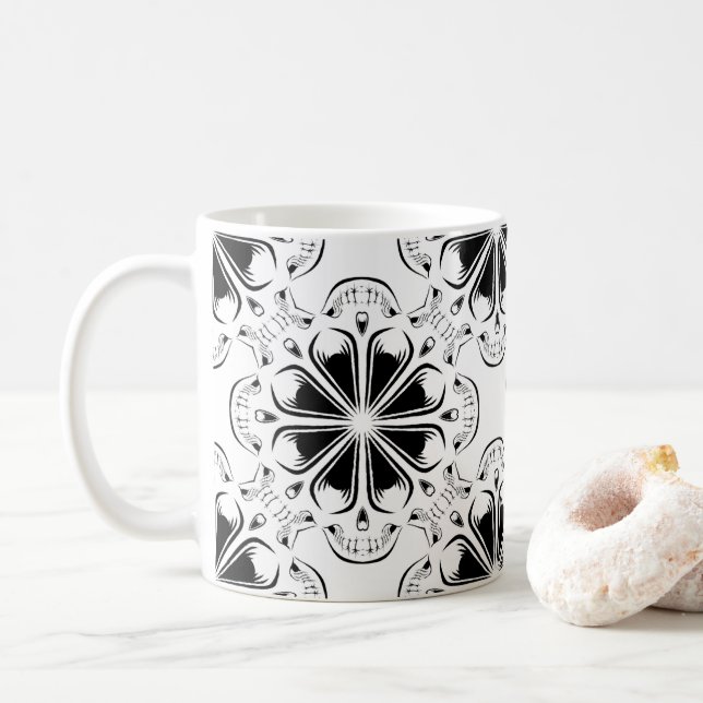 Schwarzweiss-Octoskull im geometrischen Muster Kaffeetasse (Mit Donut)