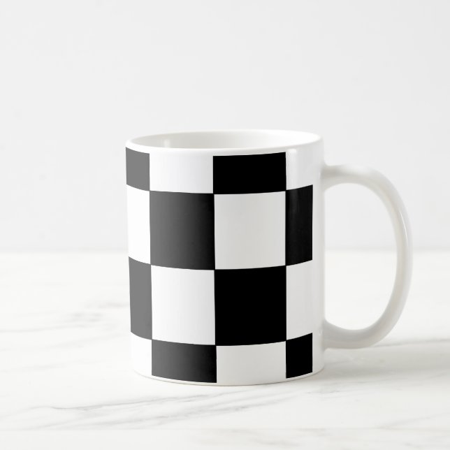 Schwarzweiss-Schachbrett-Retro Hipster Kaffeetasse (Rechts)