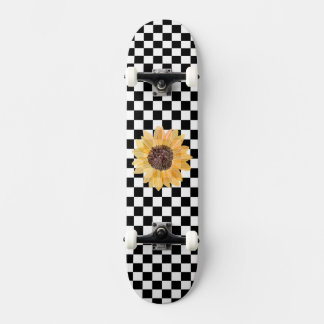 Schwarzweiß-Schachtel und Sonnenblumen-Druck Skateboard