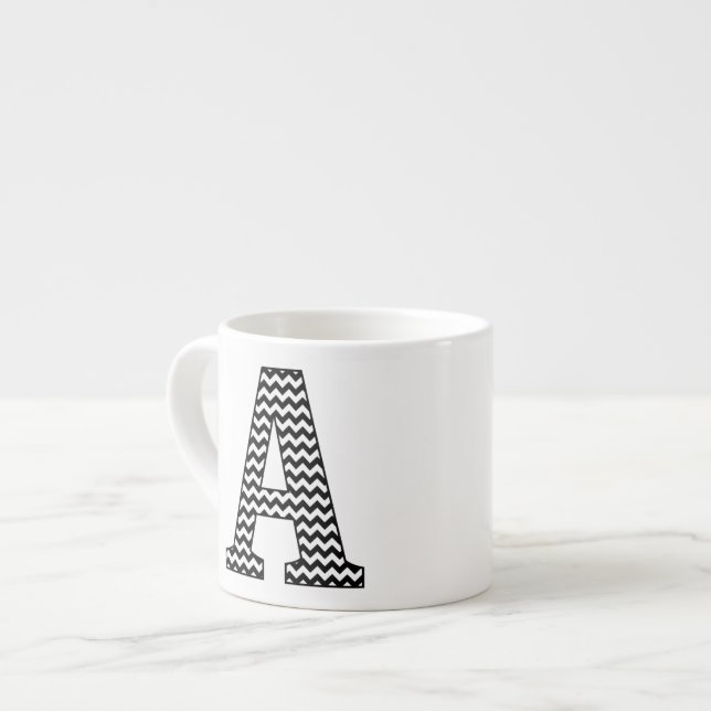 Schwarzweiß Zickzack ein Monogramm Espressotasse (Vorderseite Links)