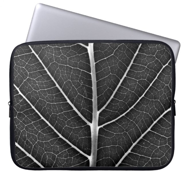Schwarzweißblatt nah laptopschutzhülle (Vorderseite)