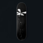 Schwarzweißblumen Skateboard<br><div class="desc">https://www.zazzle.com/minimal_black_and_white_floral_paper_cups-256053644328827537</div>