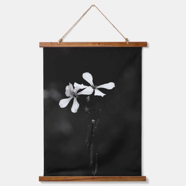 Schwarzweißblumen Wandteppich Mit Holzrahmen (Vorderseite)