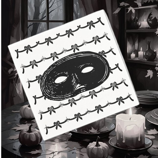 Schwarzweißmaske mit Vintagem Party Serviette (Von Creator hochgeladen)